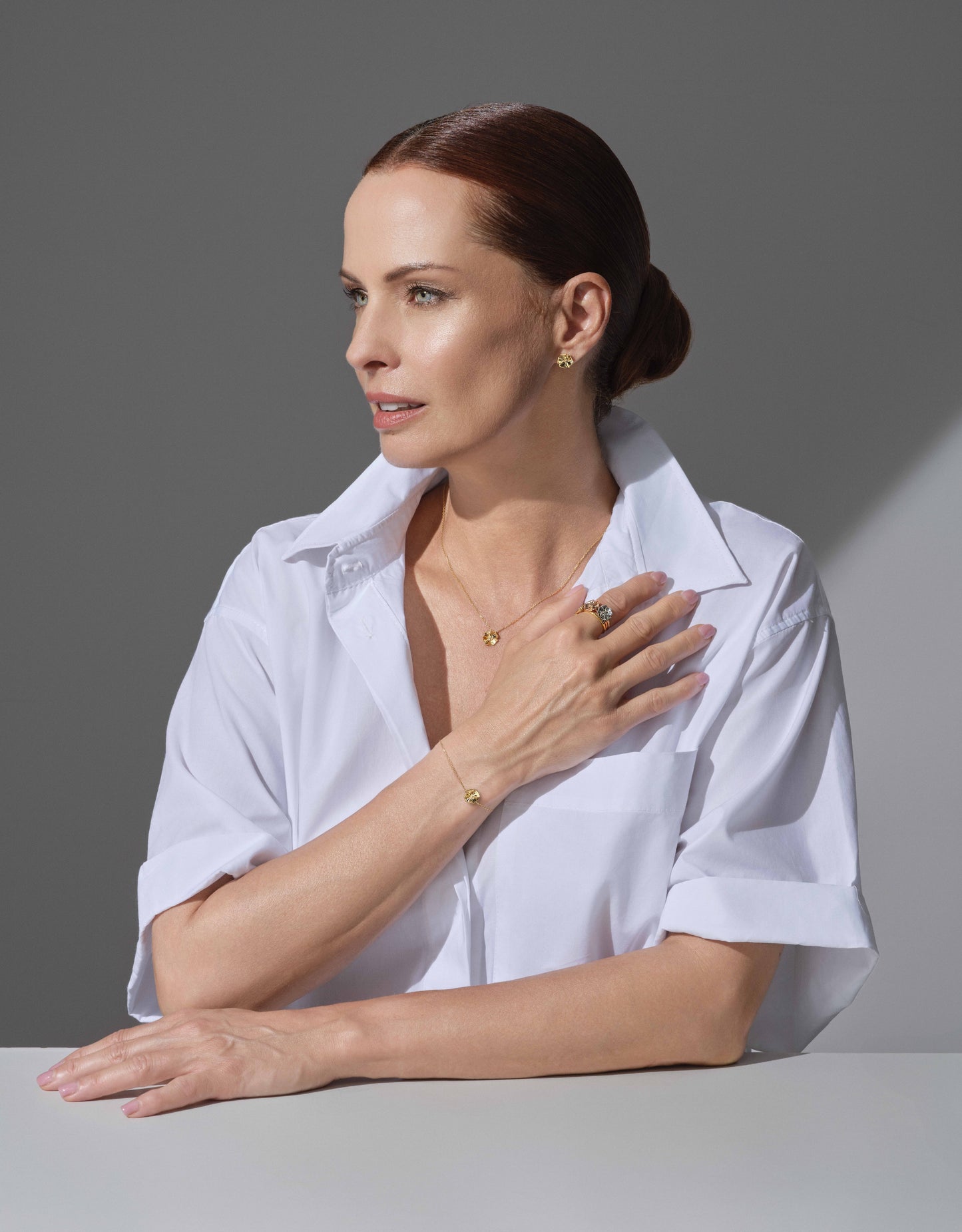 Elizabeth arany fülbevalók